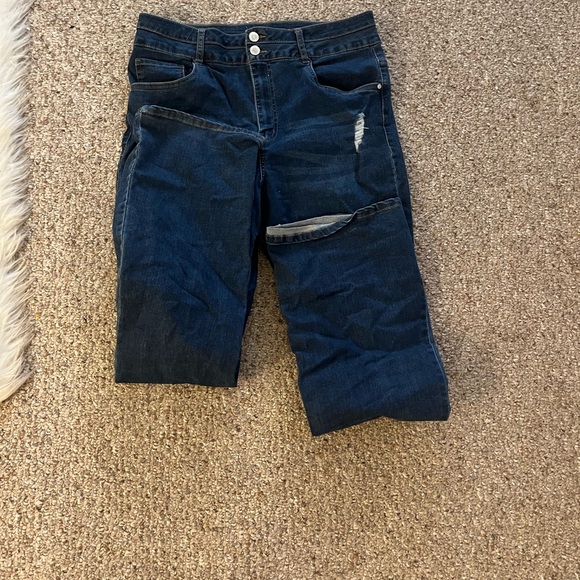 Beautiful Ripped Flare Jeans - Picture 7 of 9